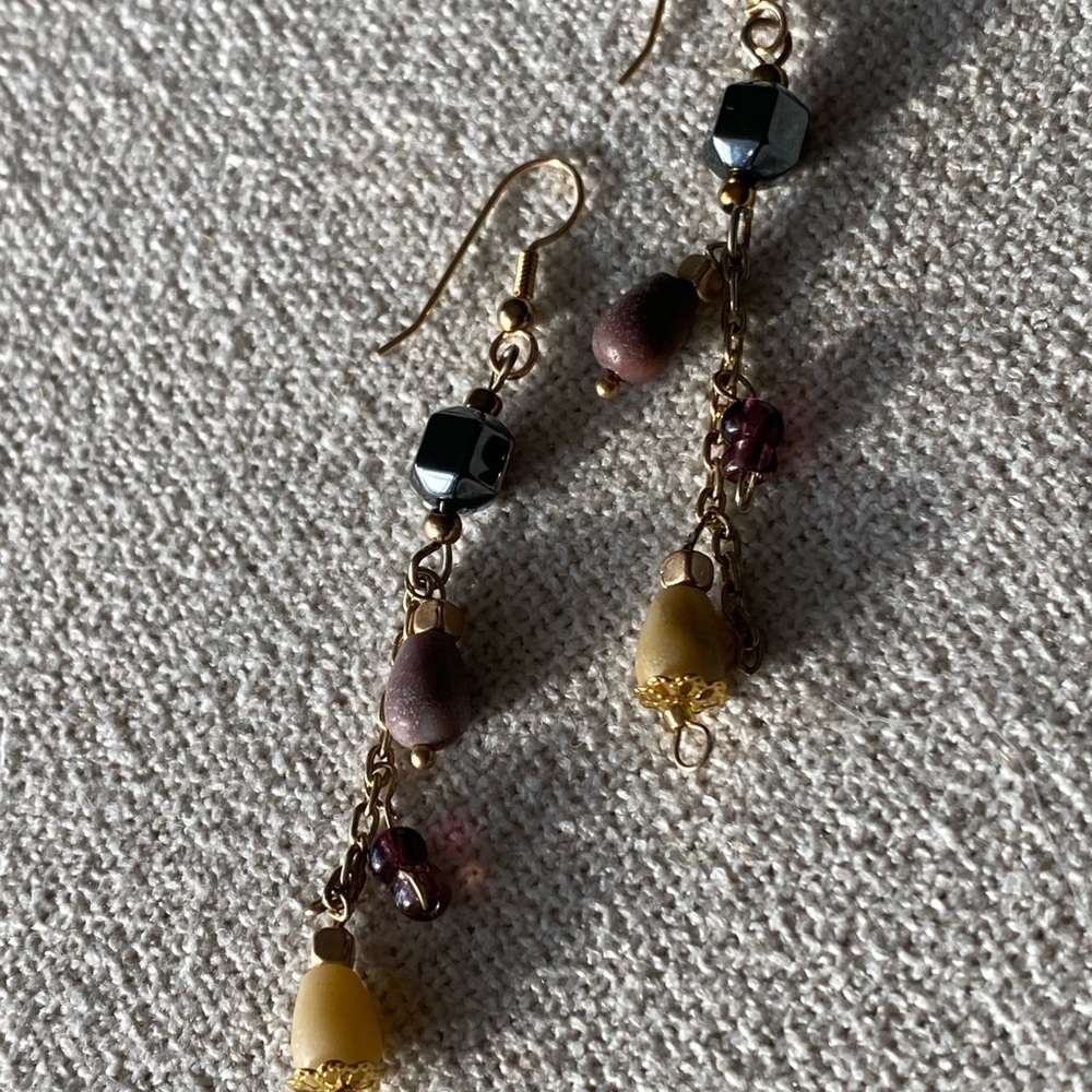 New magnetic Healing Gold and Black Dangle Earrings - Picture 2 of 5